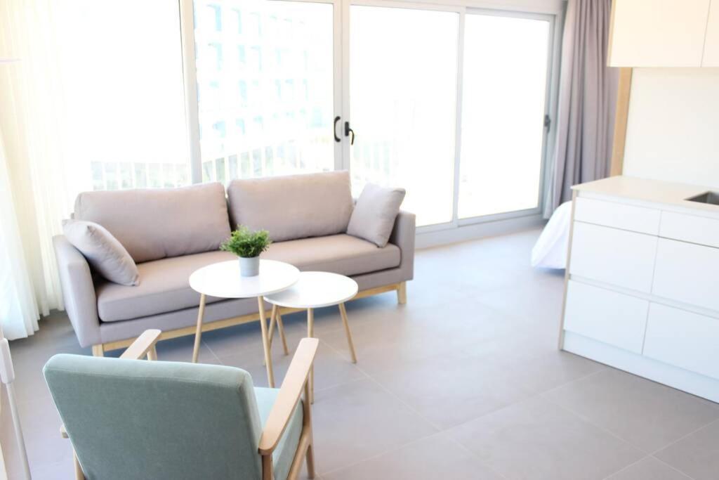 Beautiful Loft, Huge Sunny Terrace, View Over The Beach And Sea Roses Ngoại thất bức ảnh