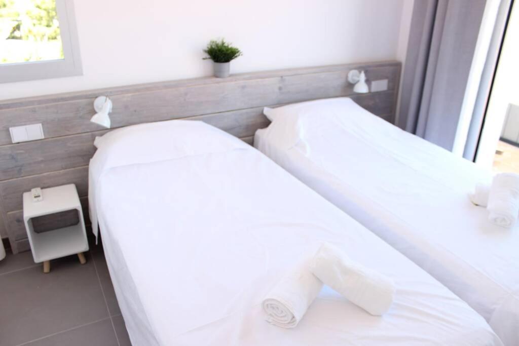 Beautiful Loft, Huge Sunny Terrace, View Over The Beach And Sea Roses Ngoại thất bức ảnh