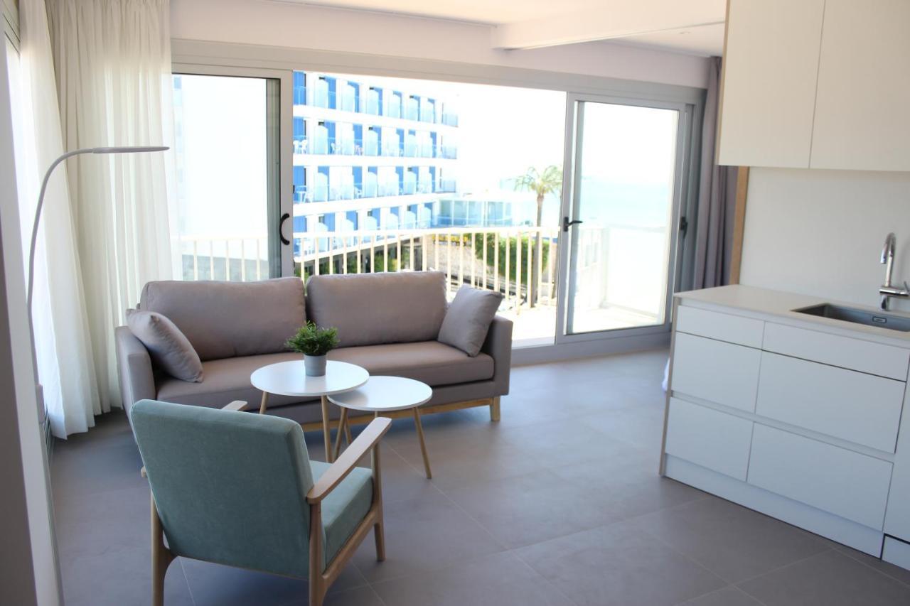 Beautiful Loft, Huge Sunny Terrace, View Over The Beach And Sea Roses Ngoại thất bức ảnh