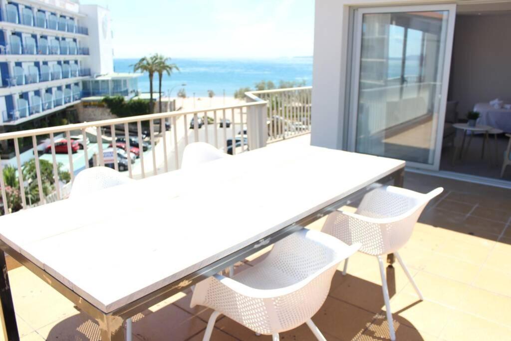 Beautiful Loft, Huge Sunny Terrace, View Over The Beach And Sea Roses Ngoại thất bức ảnh