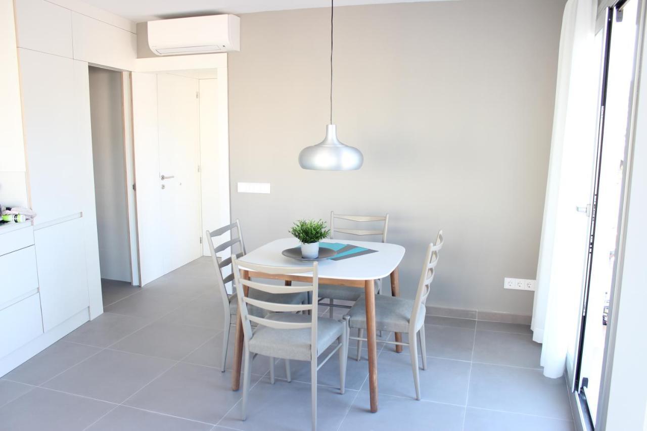 Beautiful Loft, Huge Sunny Terrace, View Over The Beach And Sea Roses Ngoại thất bức ảnh