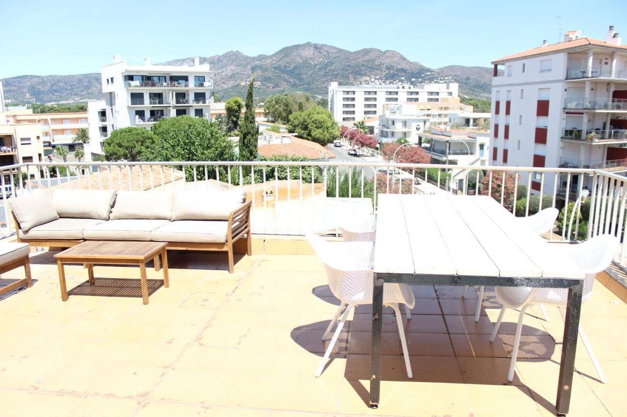 Beautiful Loft, Huge Sunny Terrace, View Over The Beach And Sea Roses Ngoại thất bức ảnh