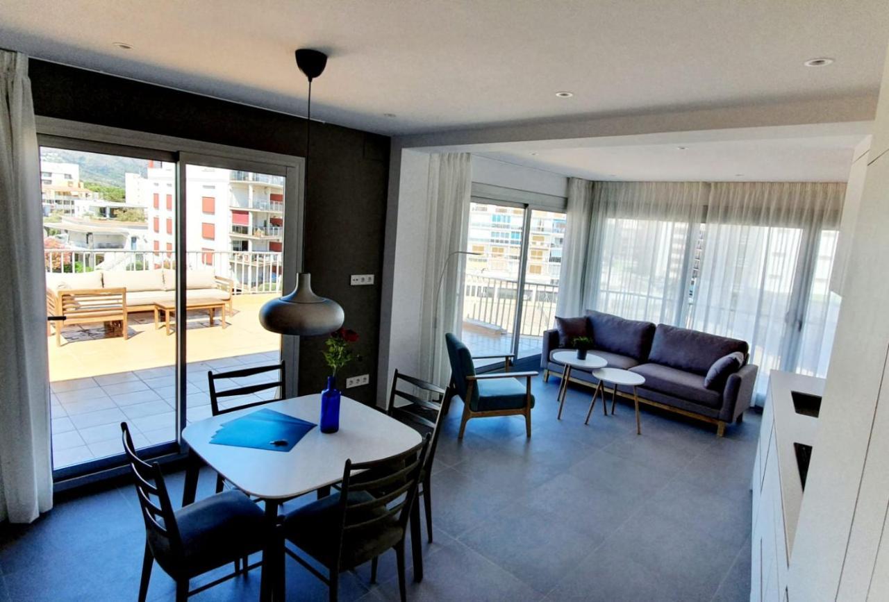 Beautiful Loft, Huge Sunny Terrace, View Over The Beach And Sea Roses Ngoại thất bức ảnh