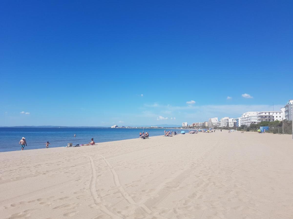 Beautiful Loft, Huge Sunny Terrace, View Over The Beach And Sea Roses Ngoại thất bức ảnh