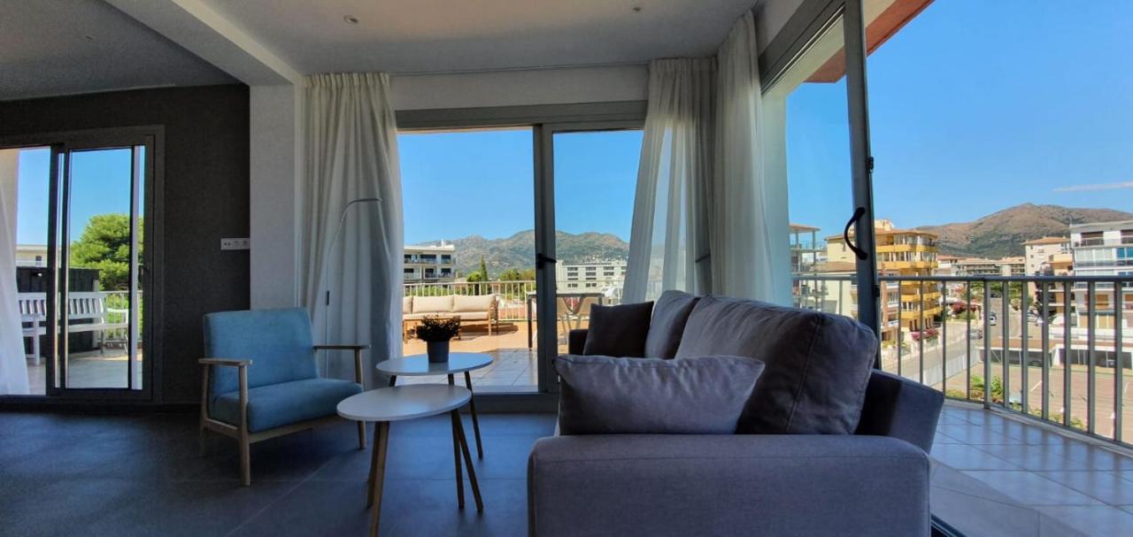 Beautiful Loft, Huge Sunny Terrace, View Over The Beach And Sea Roses Ngoại thất bức ảnh